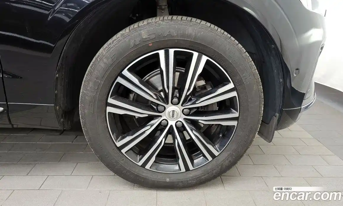 Volvo XC60 2022 2.0 Автомат в Москве № 164368, фото 6