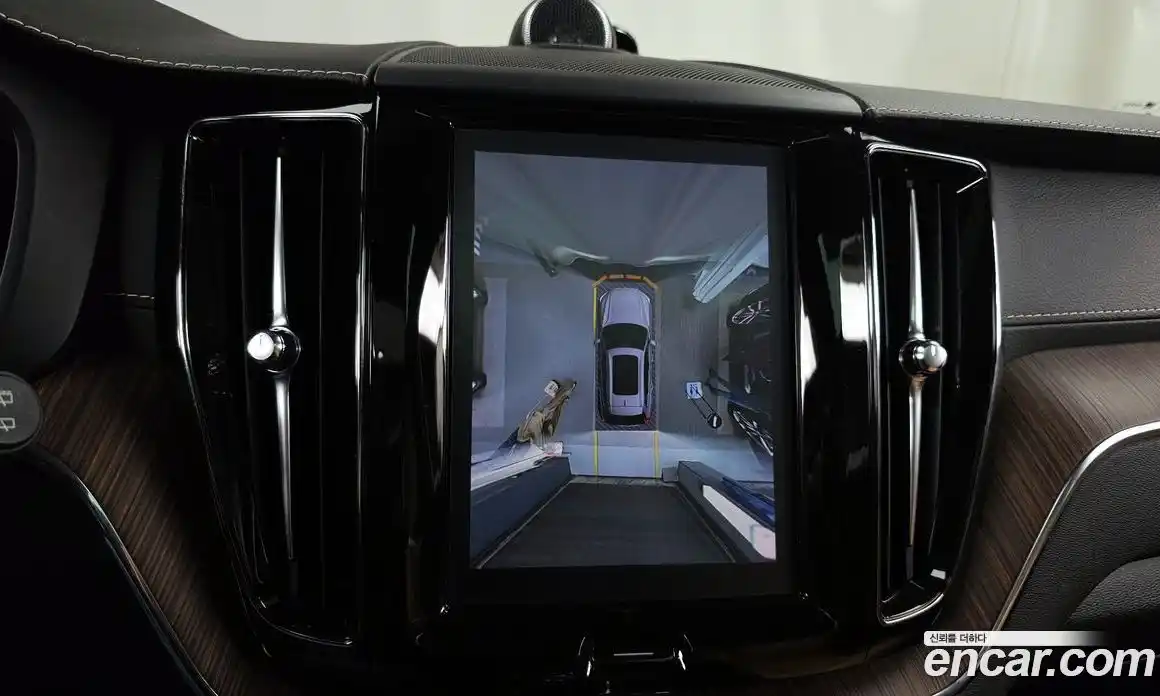 Volvo XC60 2022 2.0 Автомат в Москве № 164368, фото 7