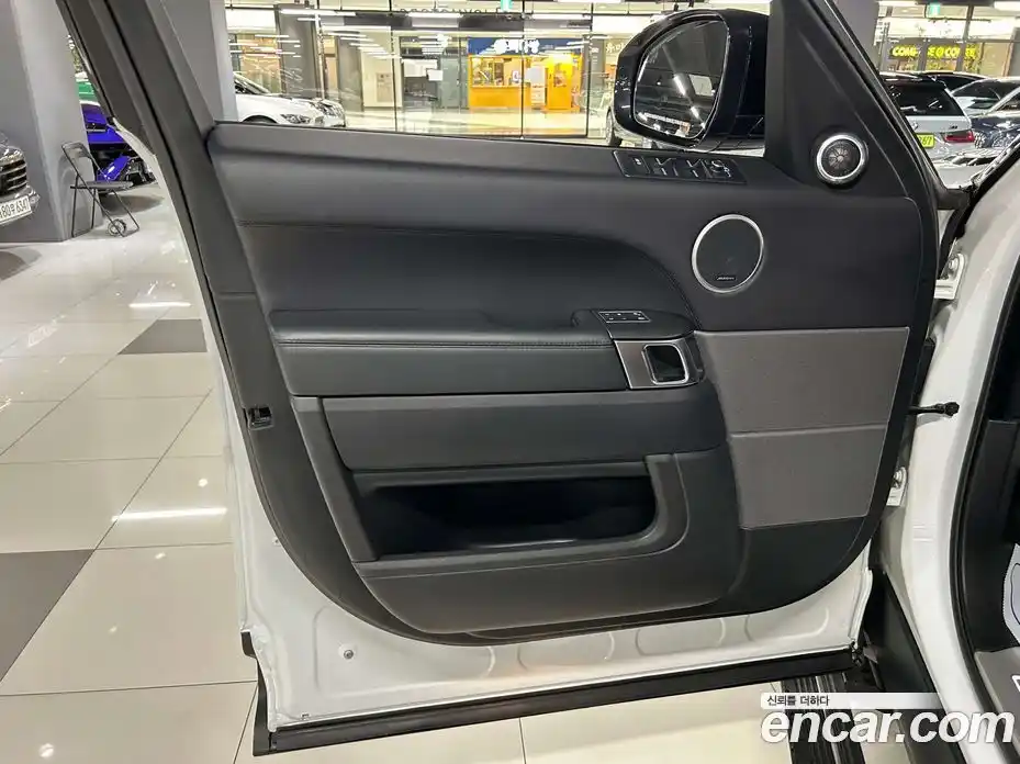 Land Rover Range-Rover Sport 2016 3.0 Автомат в Москве № 166779, фото 7