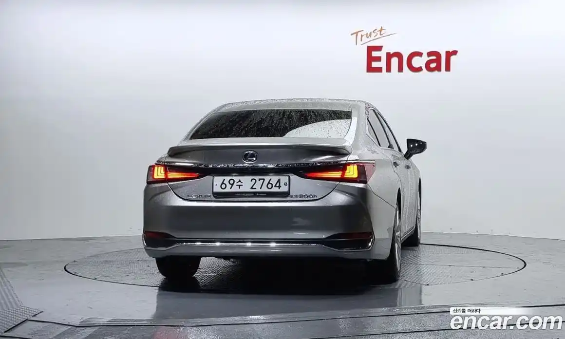 Lexus ES 2019 2.5 Автомат в Москве № 168189, фото 5