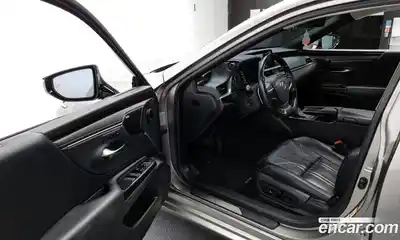 Lexus ES 2019 2.5 Автомат в Москве № 168189, миниатюра 7