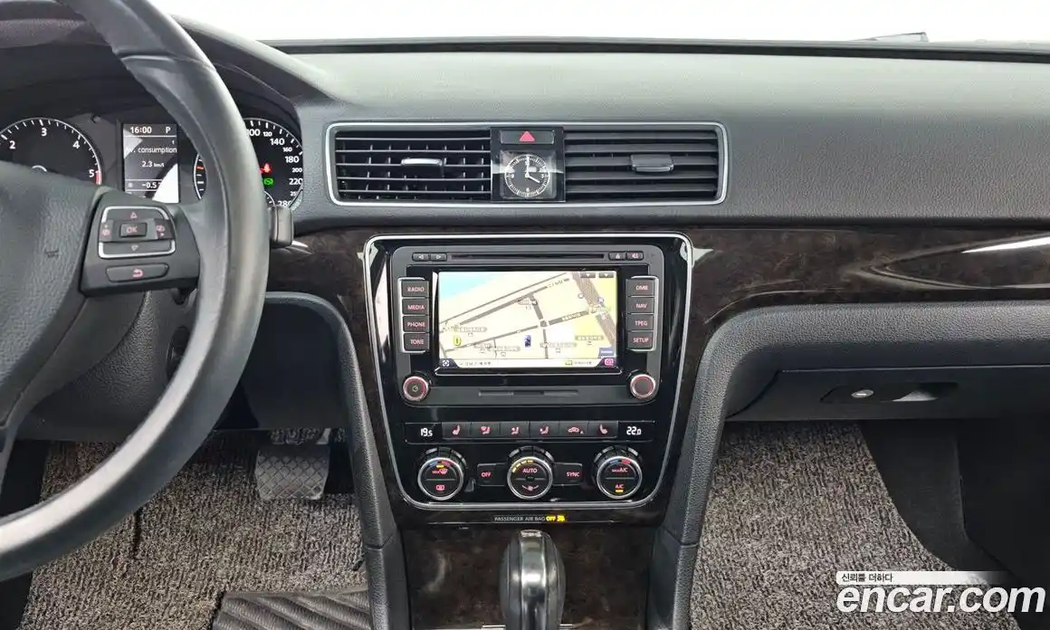 Volkswagen Passat 2014 2.0 Автомат в Москве № 168857, фото 14