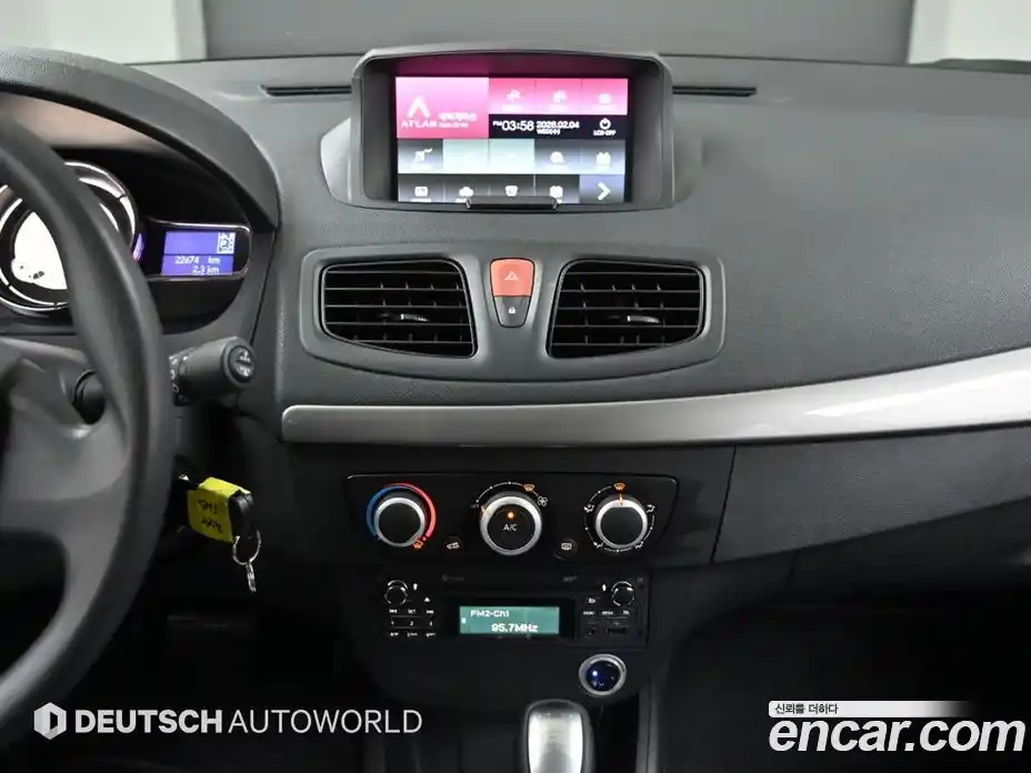 Renault SM3 2018 1.6 Автомат в Москве № 176963, фото 14