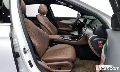 Mercedes-Benz E-Class 2021 2.0 Автомат в Москве № 194262, миниатюра 4