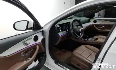 Mercedes-Benz E-Class 2021 2.0 Автомат в Москве № 194262, миниатюра 6