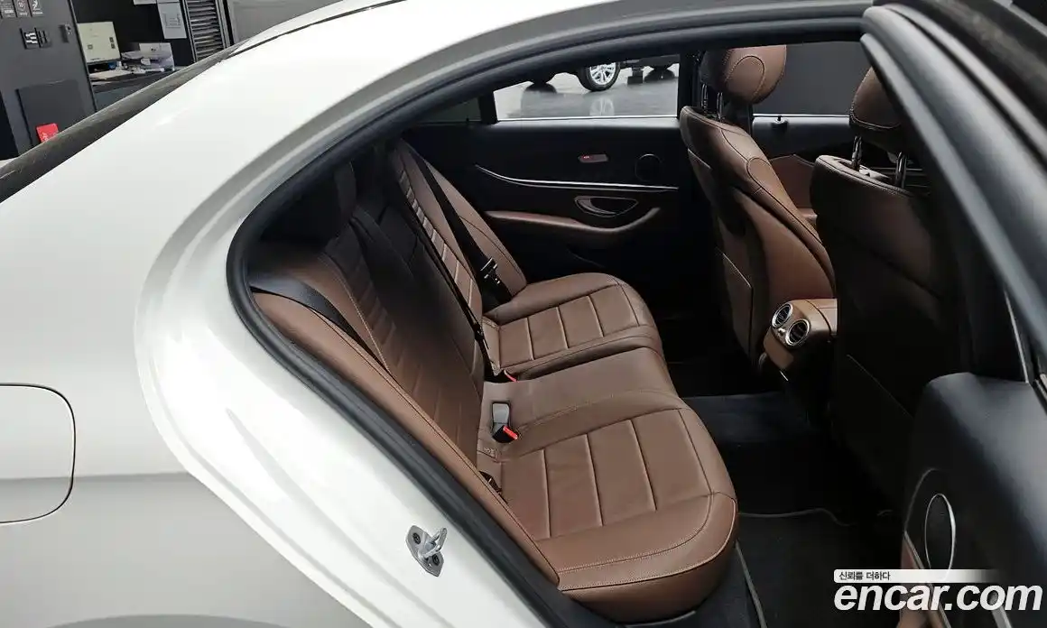 Mercedes-Benz E-Class 2019 1.9 Автомат в Москве № 194772, фото 14