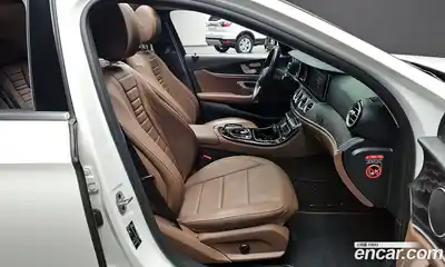Mercedes-Benz E-Class 2019 1.9 Автомат в Москве № 194772, миниатюра 4
