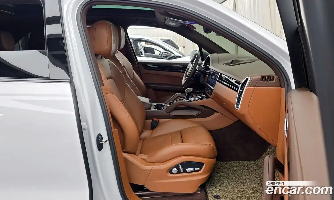 Porsche Cayenne 2020 3.0 Автомат в Москве № 197455, фото 10