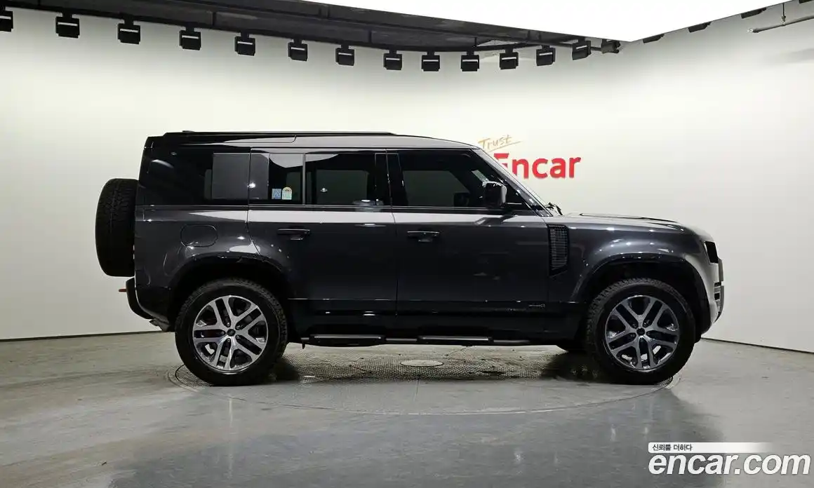 Land Rover Defender 2025 3.0 Автомат в Москве № 198038, фото 1