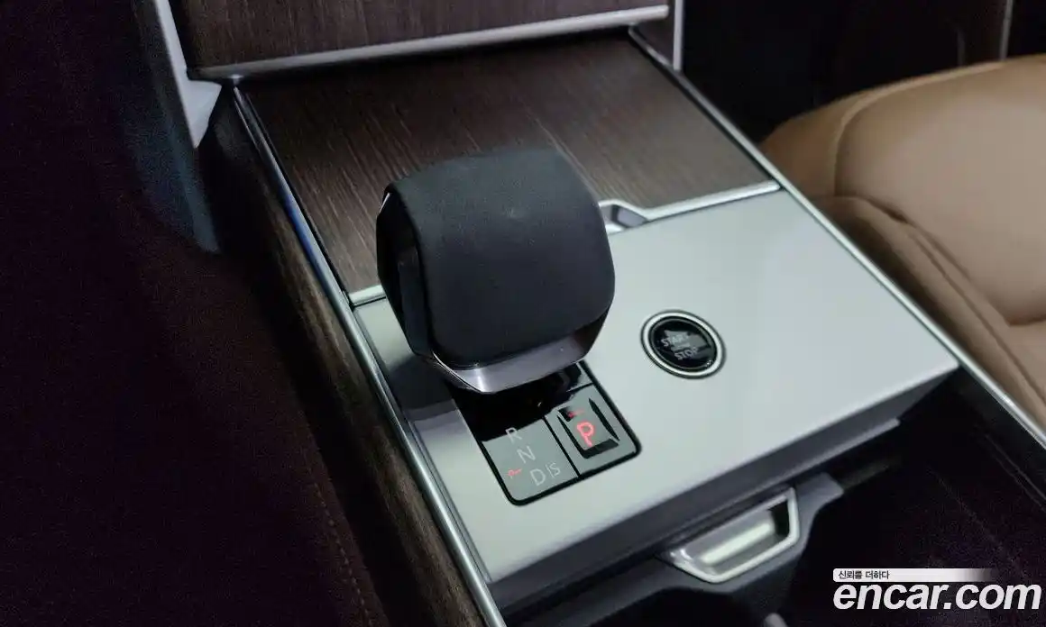 Land Rover Range-Rover 2025 3.0 Автомат в Москве № 198104, фото 14