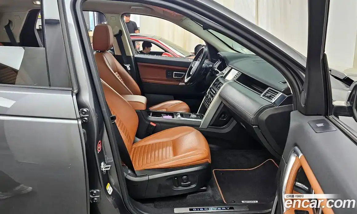 Land Rover Discovery Sport 2016 2.0 Автомат в Москве № 198121, фото 11