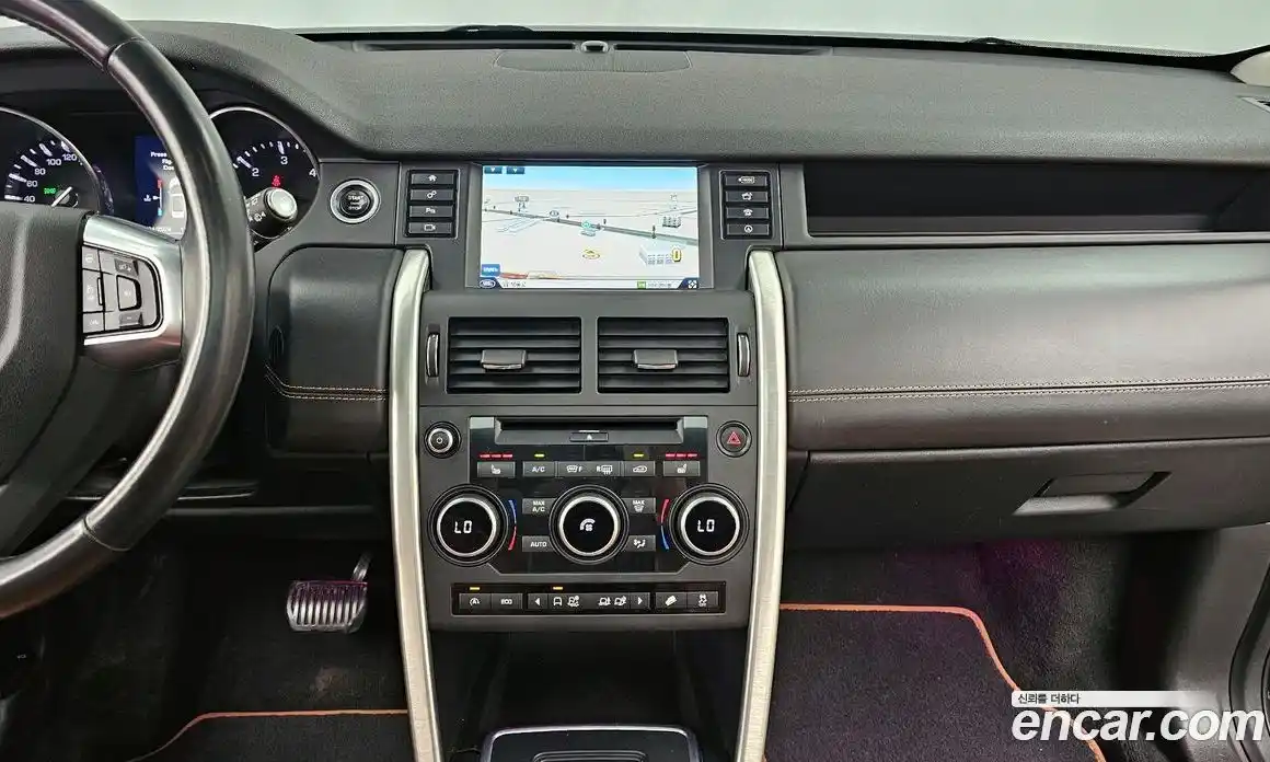 Land Rover Discovery Sport 2016 2.0 Автомат в Москве № 198121, фото 14