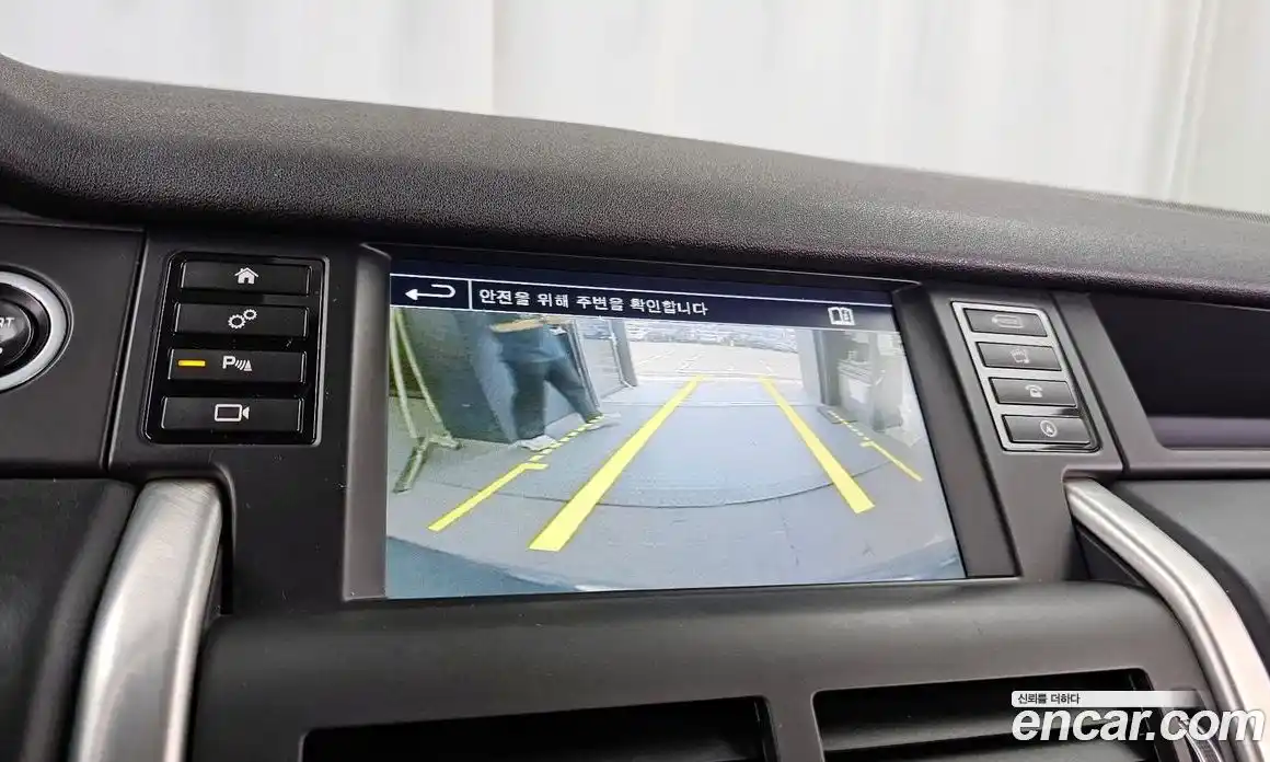 Land Rover Discovery Sport 2016 2.0 Автомат в Москве № 198121, фото 15