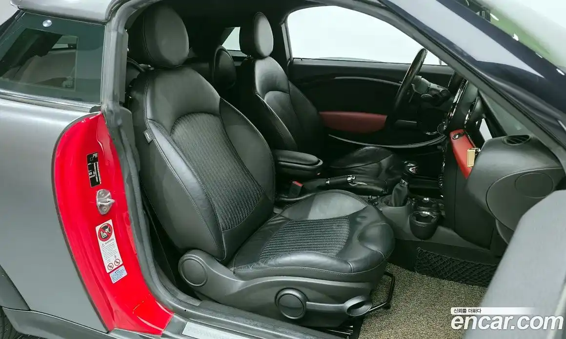 Mini Coupe 2012 1.6 Автомат в Москве № 198425, фото 16