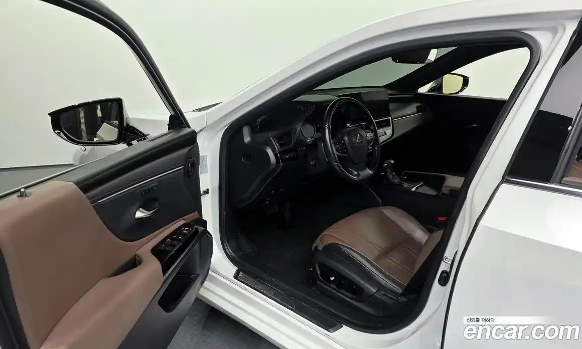 Lexus ES 2023 2.5 Автомат в Москве № 198897, фото 17