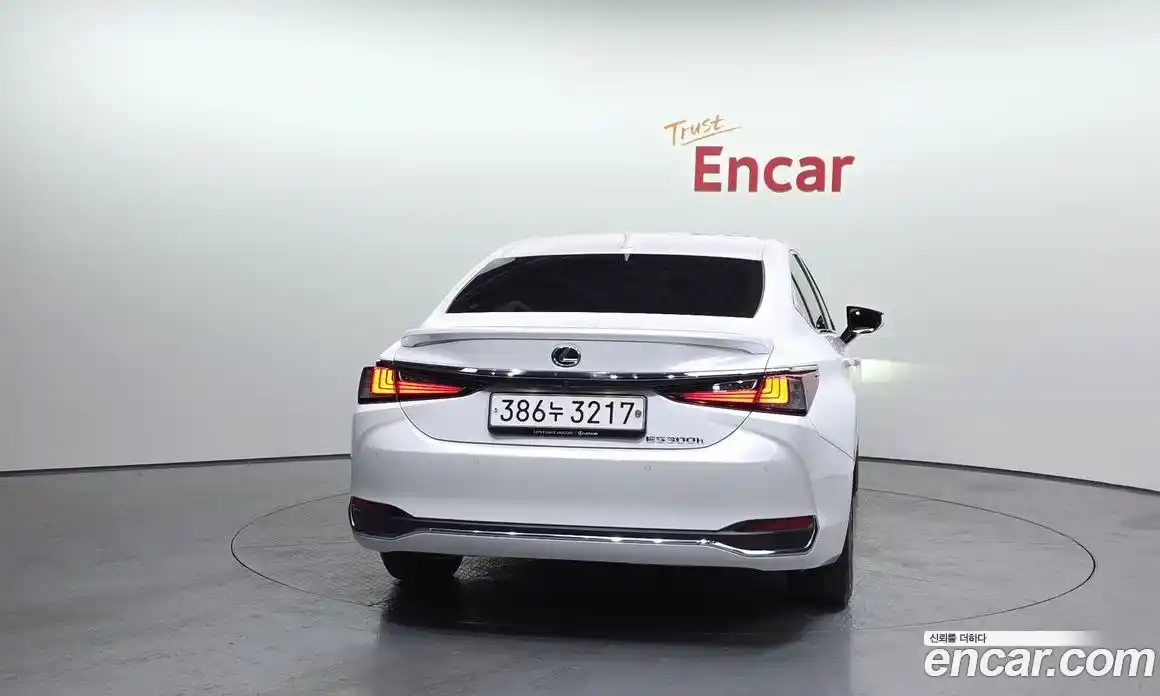 Lexus ES 2023 2.5 Автомат в Москве № 198897, фото 19