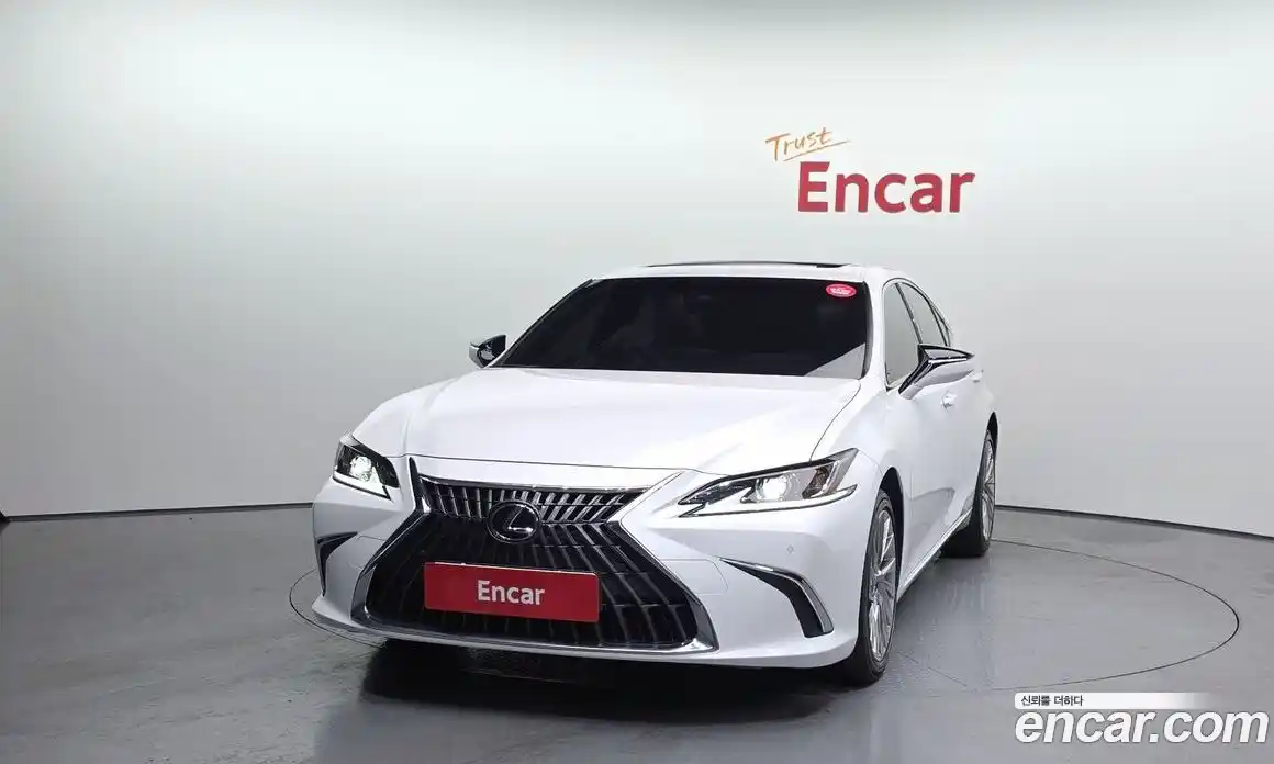 Lexus ES 2023 2.5 Автомат в Москве № 198897, фото 9
