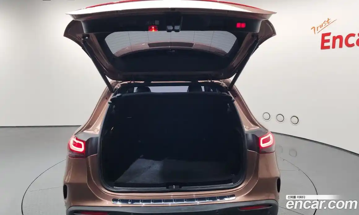 Mercedes-Benz EQA 2022 0.2 Автомат в Москве № 205417, фото 20