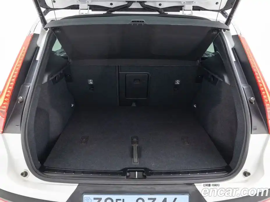 Volvo XC40 2024 Автомат в Москве № 205538, фото 17