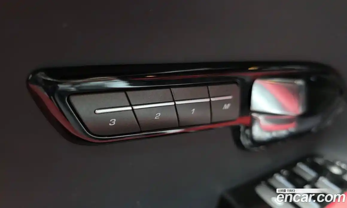 Land Rover Range-Rover Evoque 2013 2.2 Автомат в Москве № 213424, фото 18