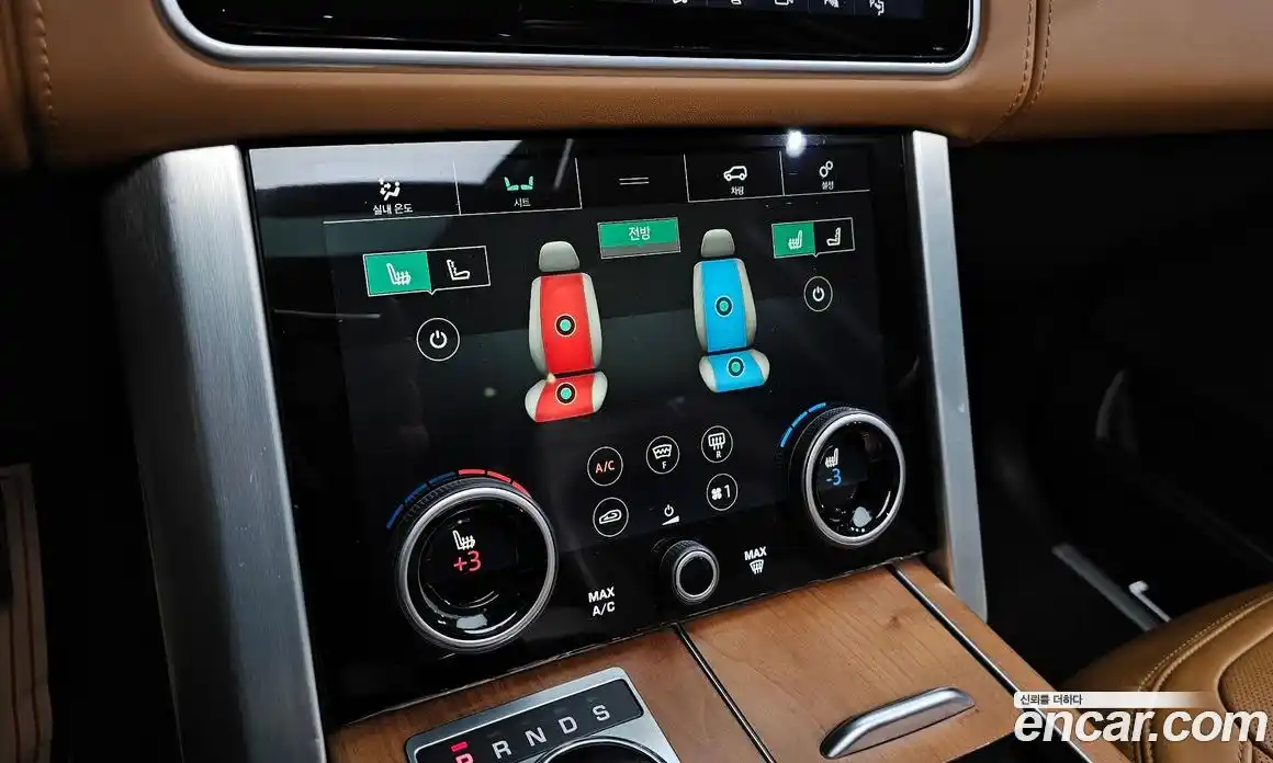 Land Rover Range-Rover 2019 4.4 Автомат в Москве № 213593, фото 1