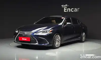 Lexus ES, 2021