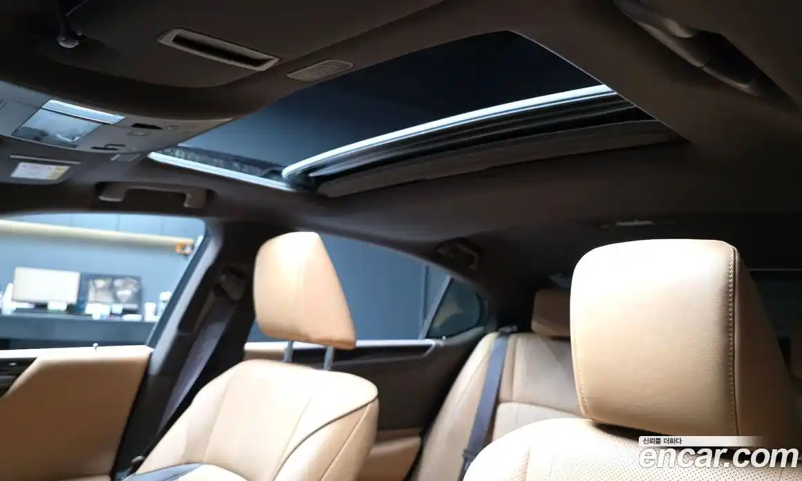 Lexus ES 2021 2.5 Автомат в Москве № 214627, фото 18