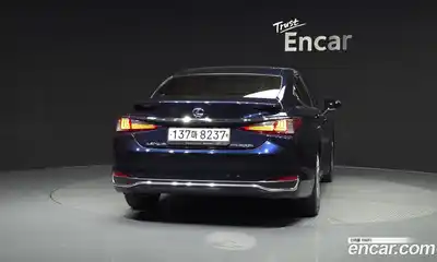 Lexus ES 2021 2.5 Автомат в Москве № 214627, миниатюра 4