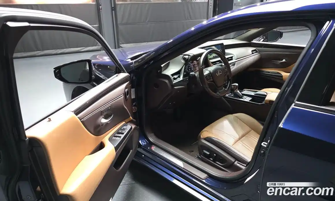 Lexus ES 2021 2.5 Автомат в Москве № 214627, фото 10