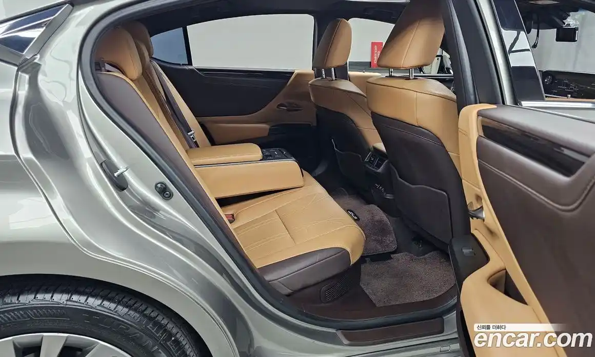 Lexus ES 2020 2.5 Автомат в Москве № 214658, фото 19