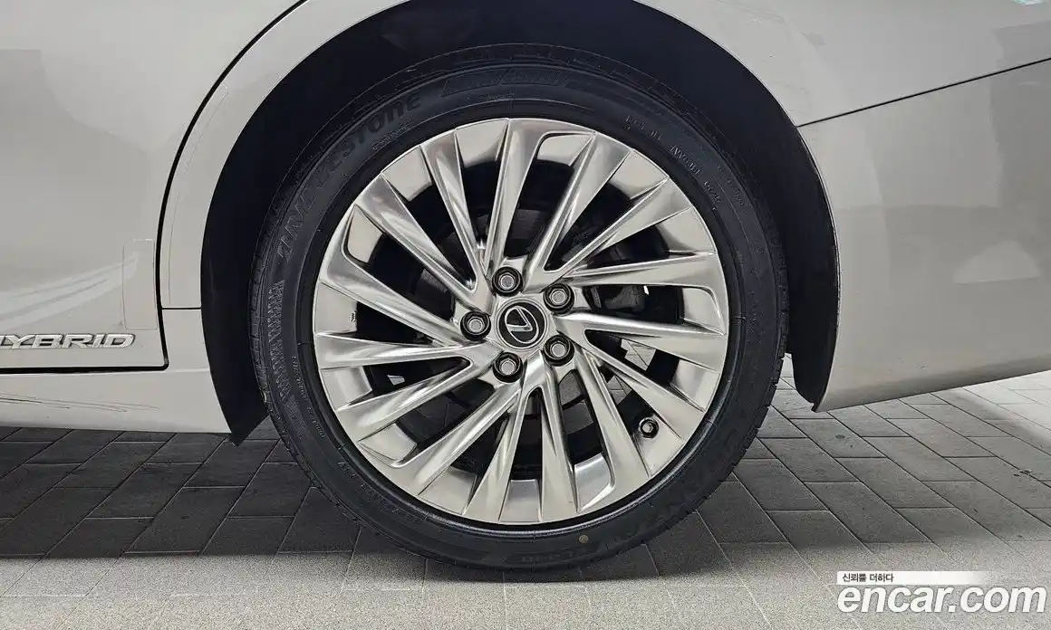 Lexus ES 2020 2.5 Автомат в Москве № 214658, фото 20