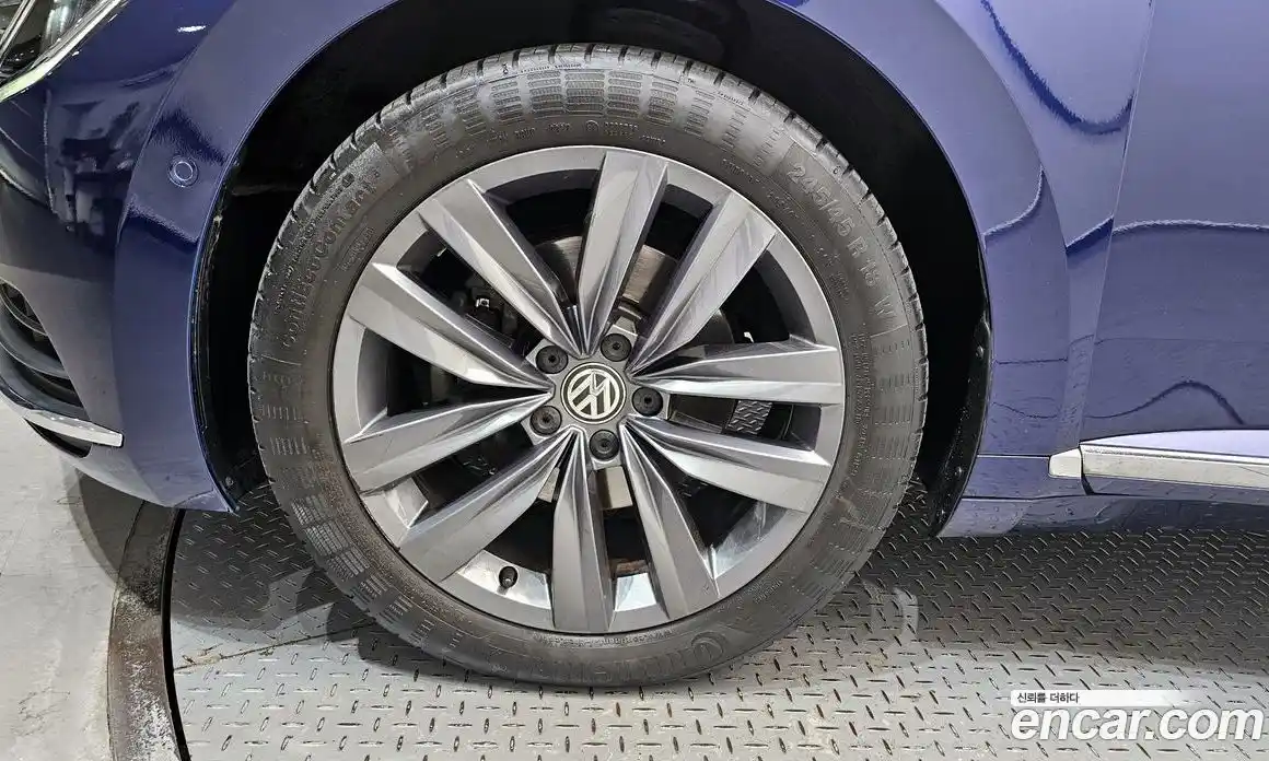 Volkswagen Arteon 2018 2.0 Автомат в Москве № 214954, фото 13