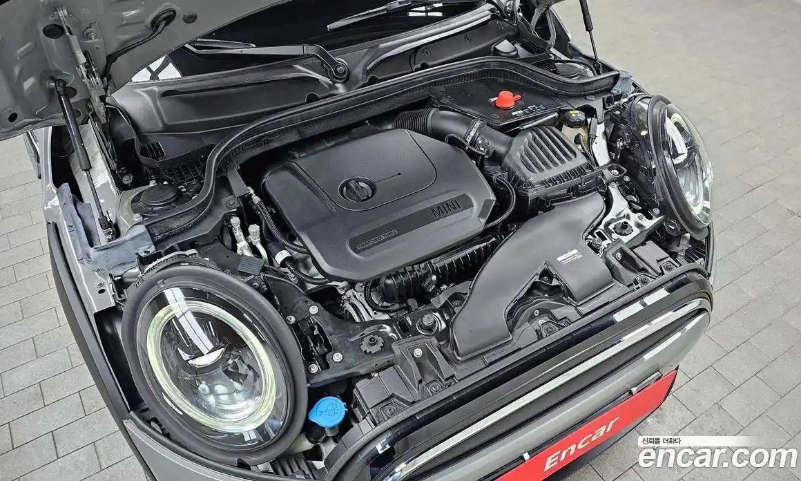 Mini Cooper 2022 1.5 Автомат в Москве № 216346, фото 11