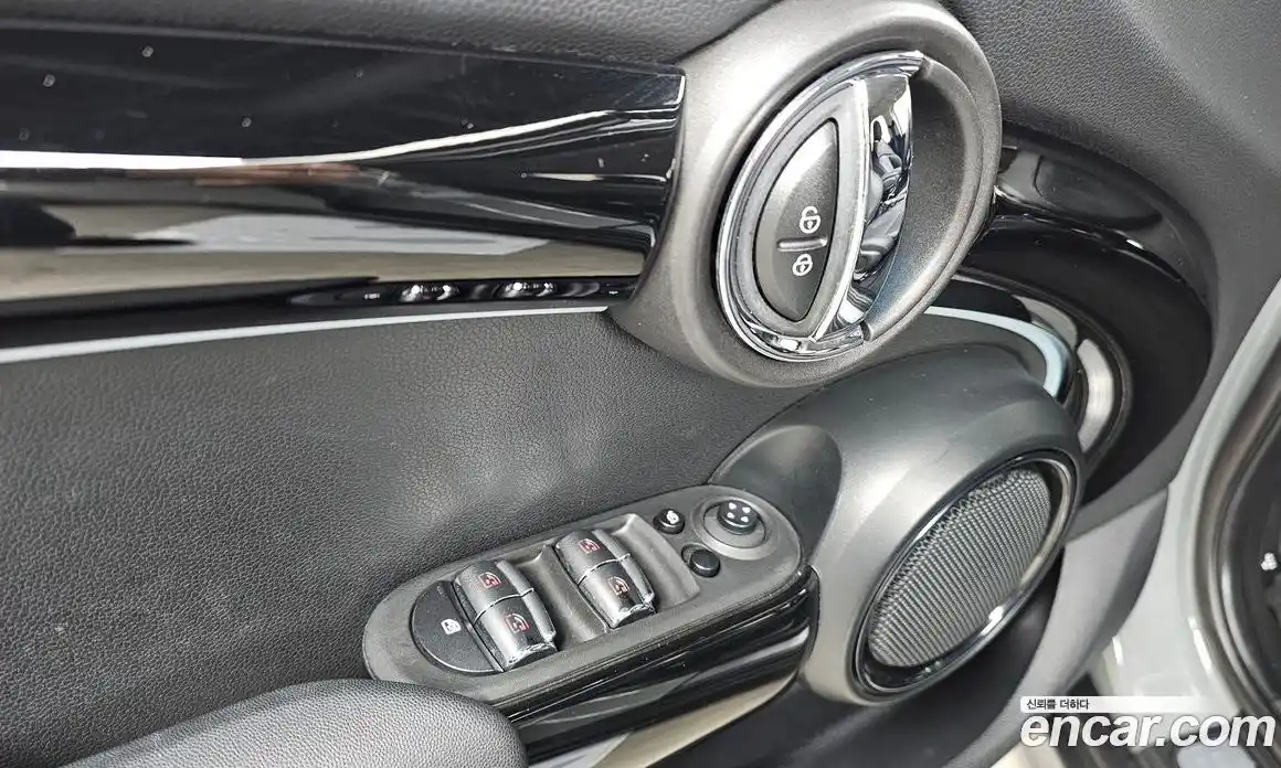 Mini Cooper 2022 1.5 Автомат в Москве № 216346, фото 5