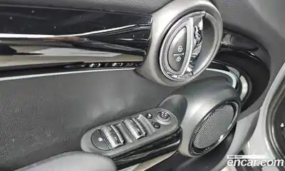 Mini Cooper 2022 1.5 Автомат в Москве № 216346, миниатюра 5