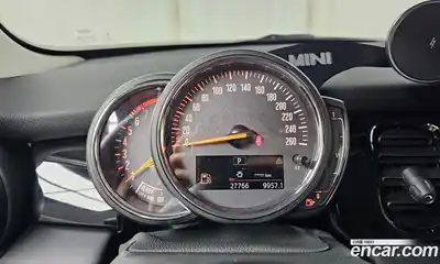 Mini Cooper 2022 1.5 Автомат в Москве № 216346, миниатюра 7