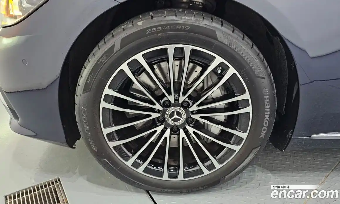 Mercedes-Benz S-Class 2025 3.0 Автомат в Москве № 229406, фото 4