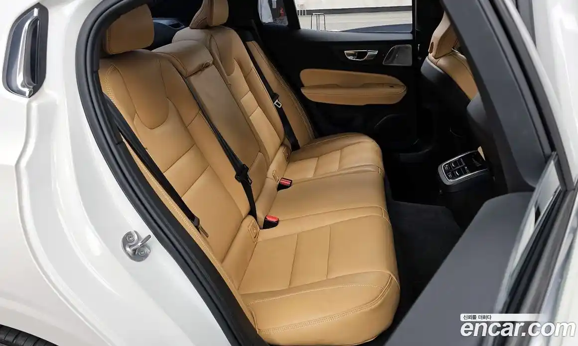 Volvo S60 2024 2.0 Автомат в Москве № 230446, фото 12