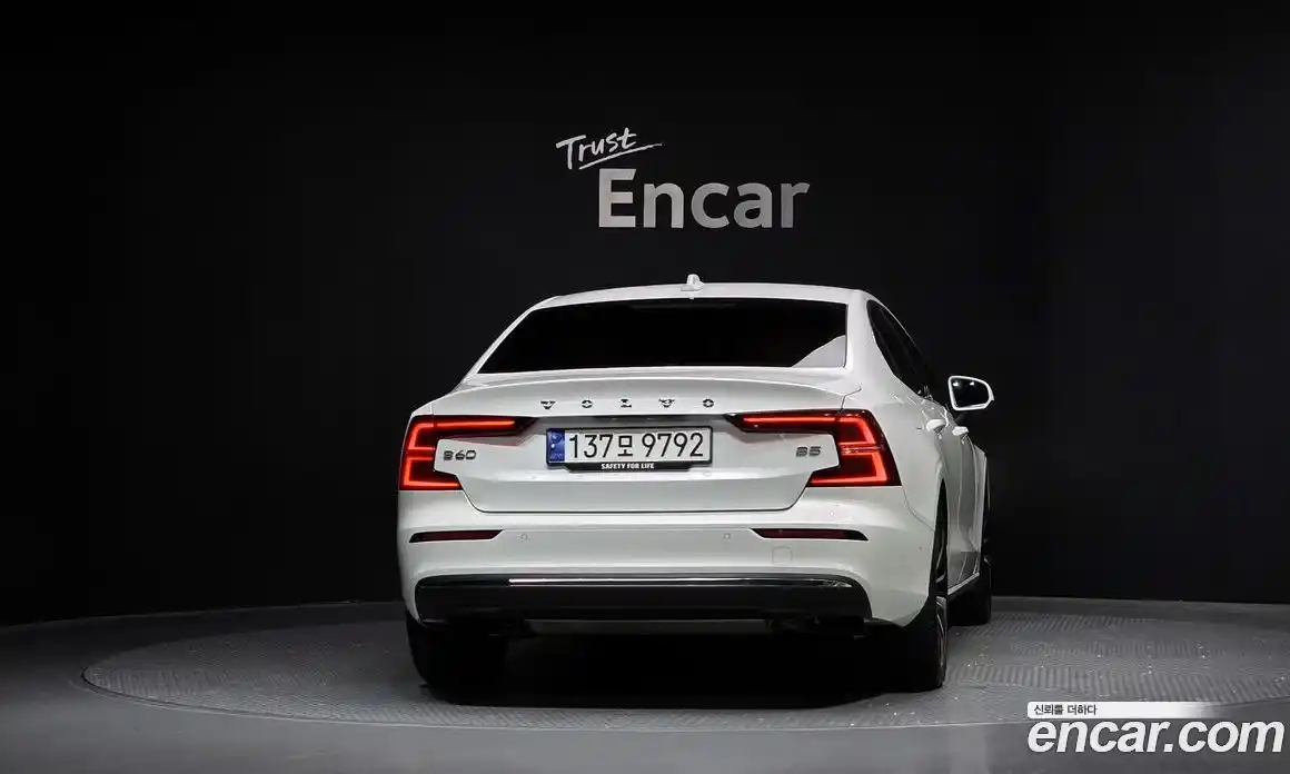 Volvo S60 2024 2.0 Автомат в Москве № 230446, фото 20