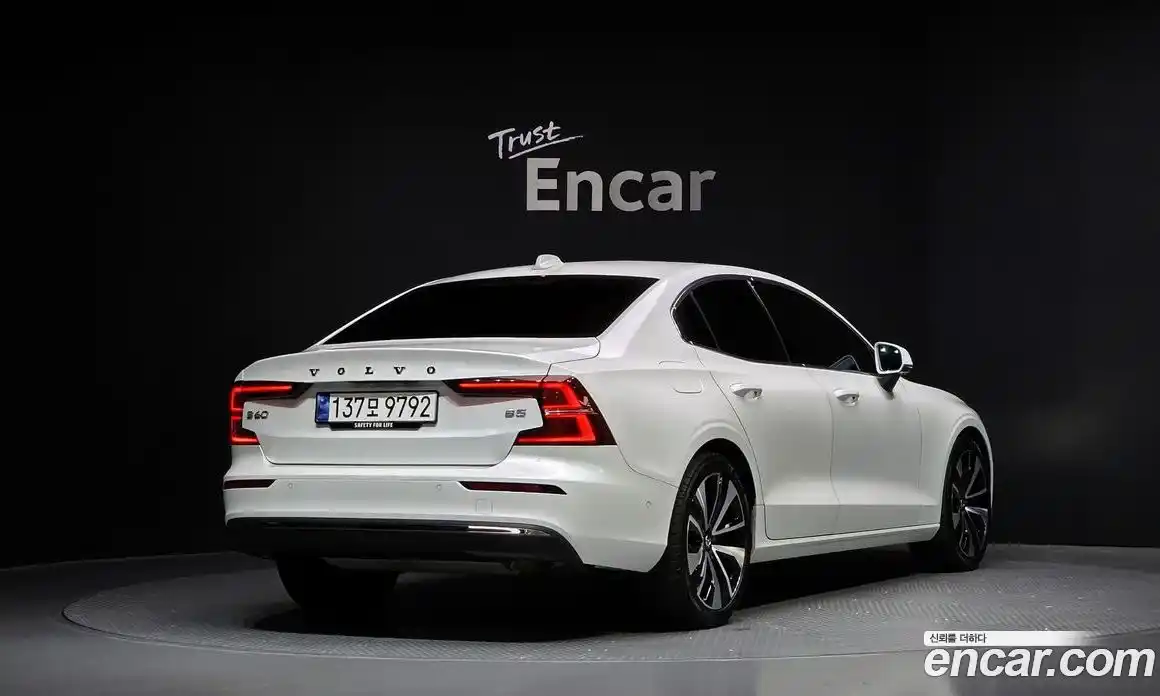 Volvo S60 2024 2.0 Автомат в Москве № 230446, фото 7