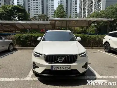 Volvo XC40, 2024