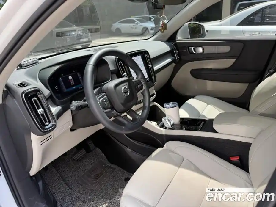 Volvo XC40 2024 2.0 Автомат в Москве № 230829, фото 12