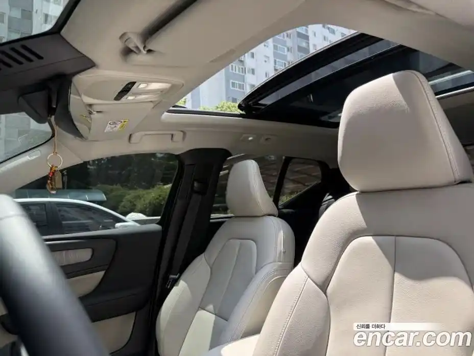 Volvo XC40 2024 2.0 Автомат в Москве № 230829, фото 15