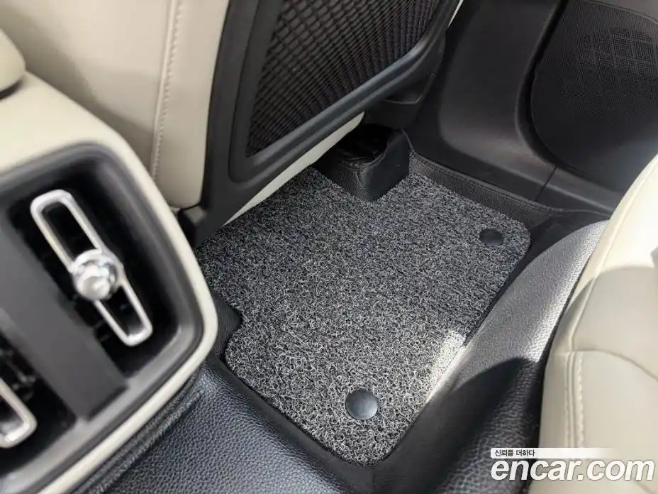 Volvo XC40 2024 2.0 Автомат в Москве № 230829, фото 18