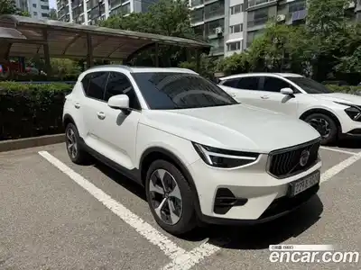 Volvo XC40 2024 2.0 Автомат в Москве № 230829, миниатюра 4