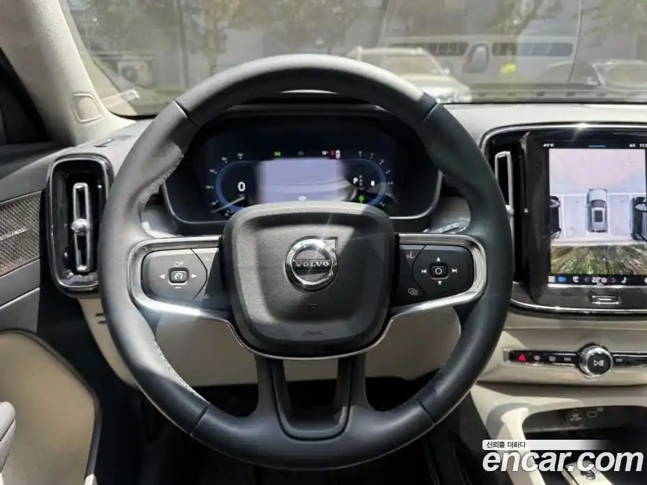 Volvo XC40 2024 2.0 Автомат в Москве № 230829, фото 9