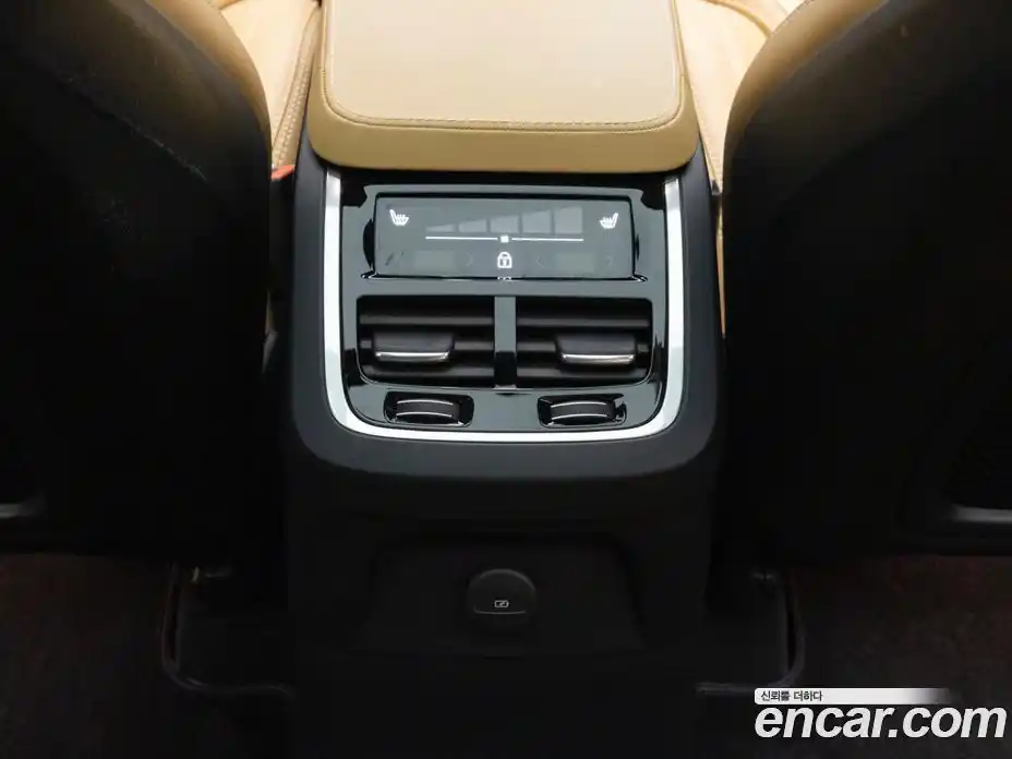 Volvo XC90 2024 2.0 Автомат в Москве № 230888, фото 16