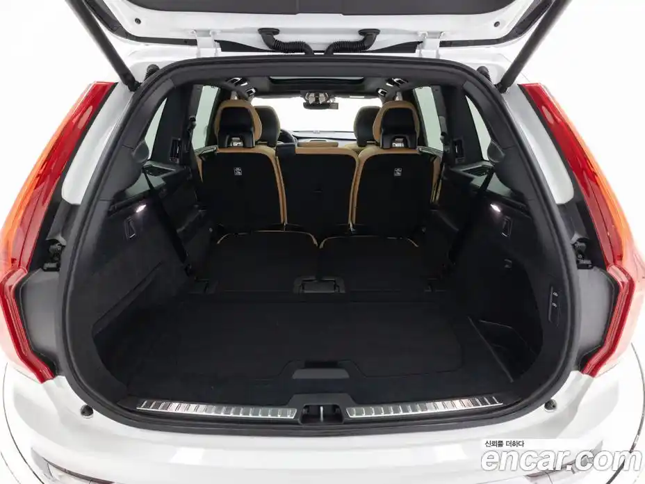 Volvo XC90 2024 2.0 Автомат в Москве № 230888, фото 17