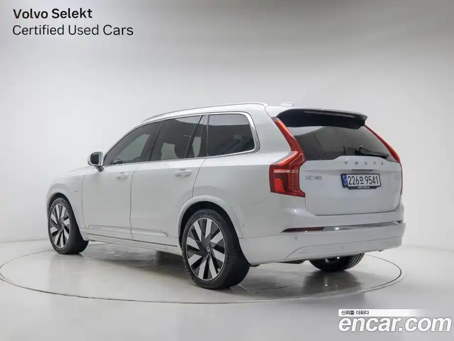 Volvo XC90 2024 2.0 Автомат в Москве № 230888, фото 4