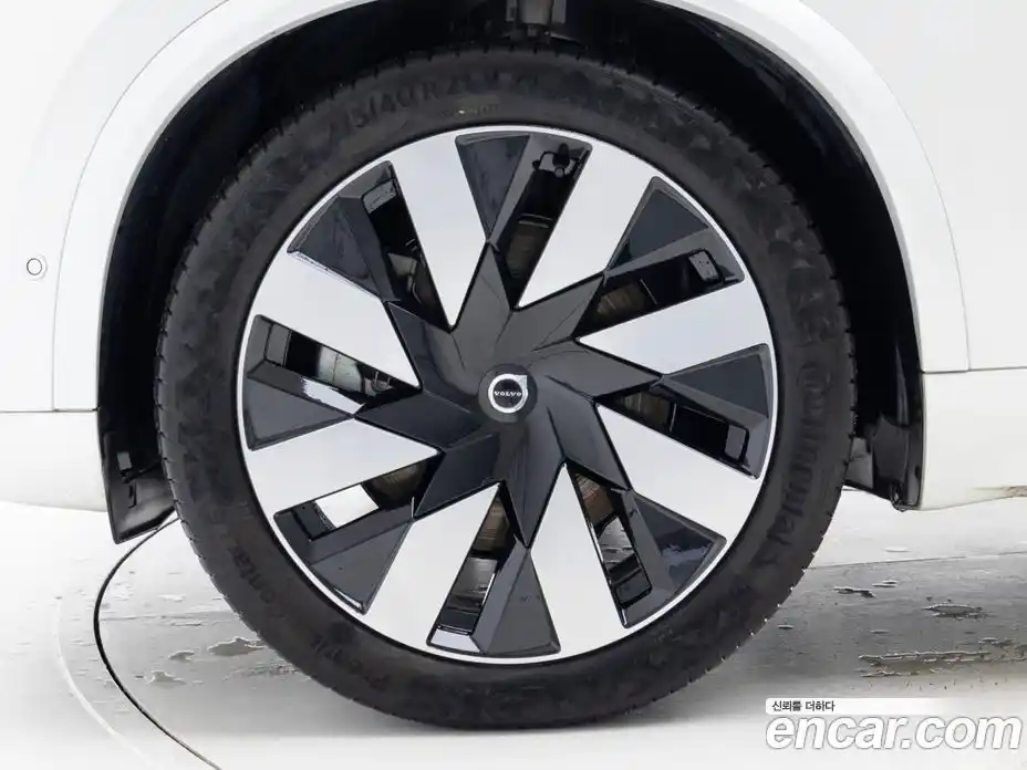 Volvo XC90 2024 2.0 Автомат в Москве № 230888, фото 5